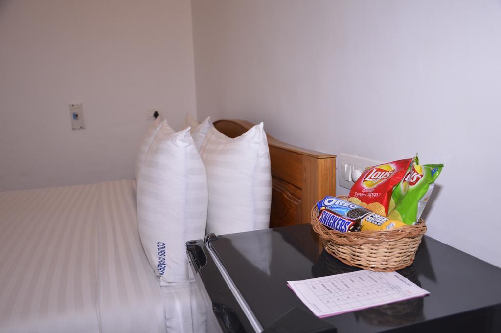 Cours Chabrol Hotel Pondicherry Bilik gambar