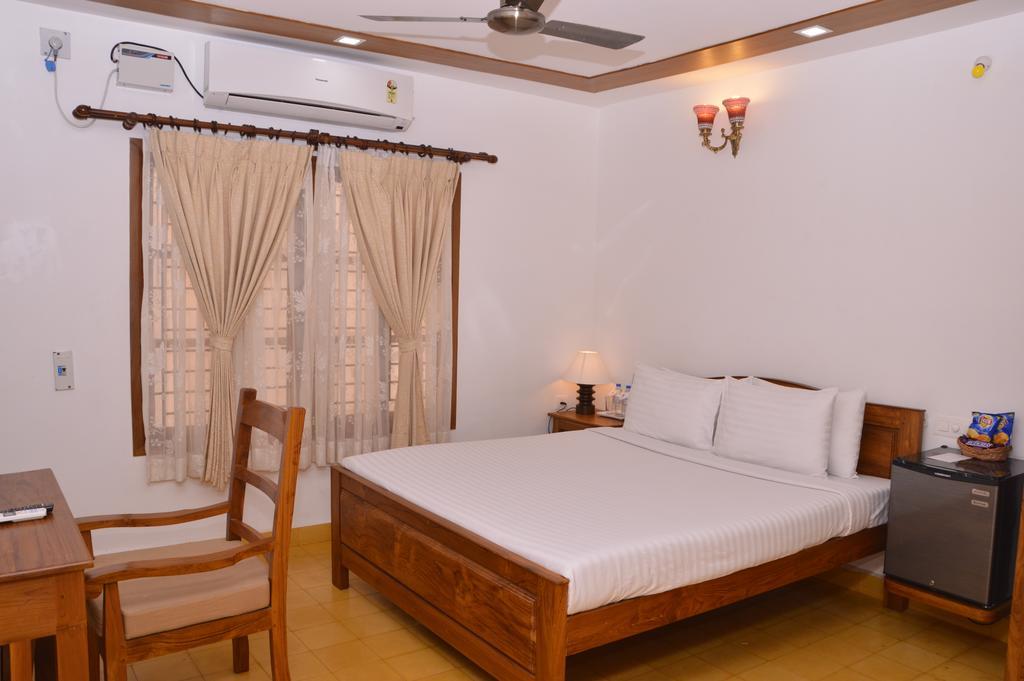 Cours Chabrol Hotel Pondicherry Bilik gambar