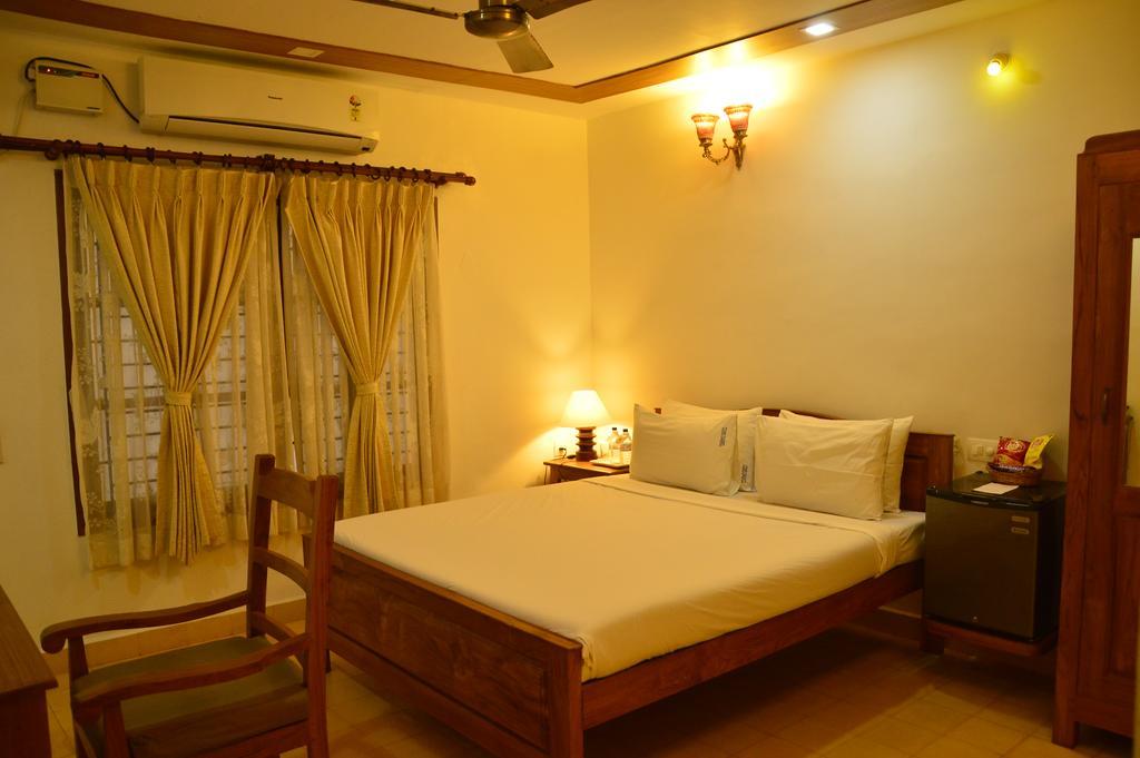 Cours Chabrol Hotel Pondicherry Bilik gambar