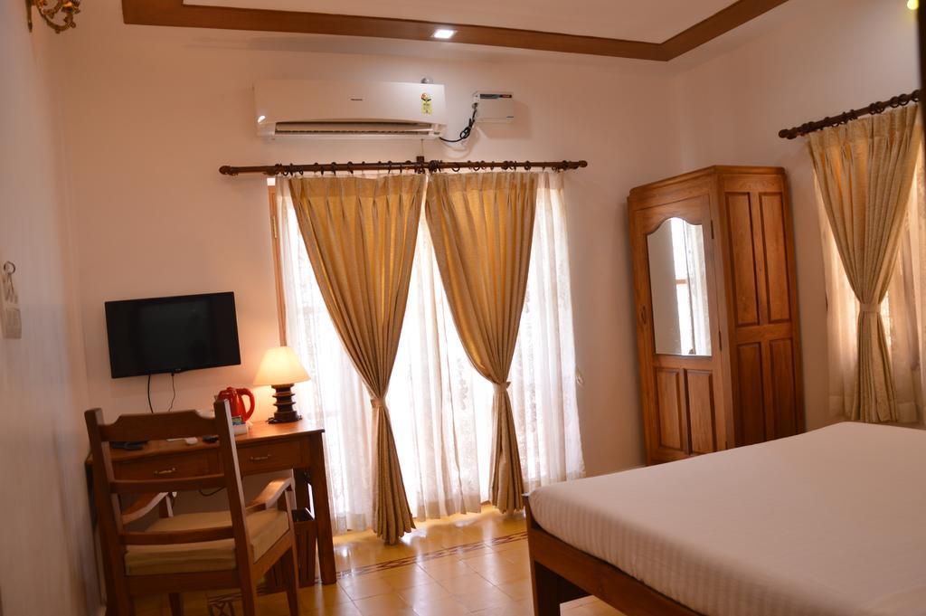 Cours Chabrol Hotel Pondicherry Bilik gambar